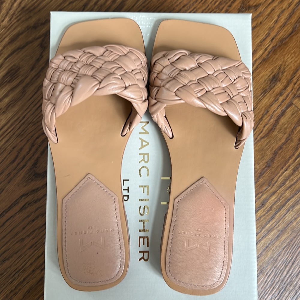 Marc Fisher Reanna Slides